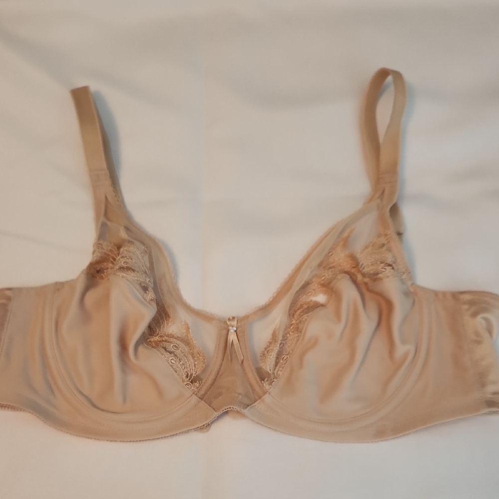 Wacoal Beige Satin Lace Bra